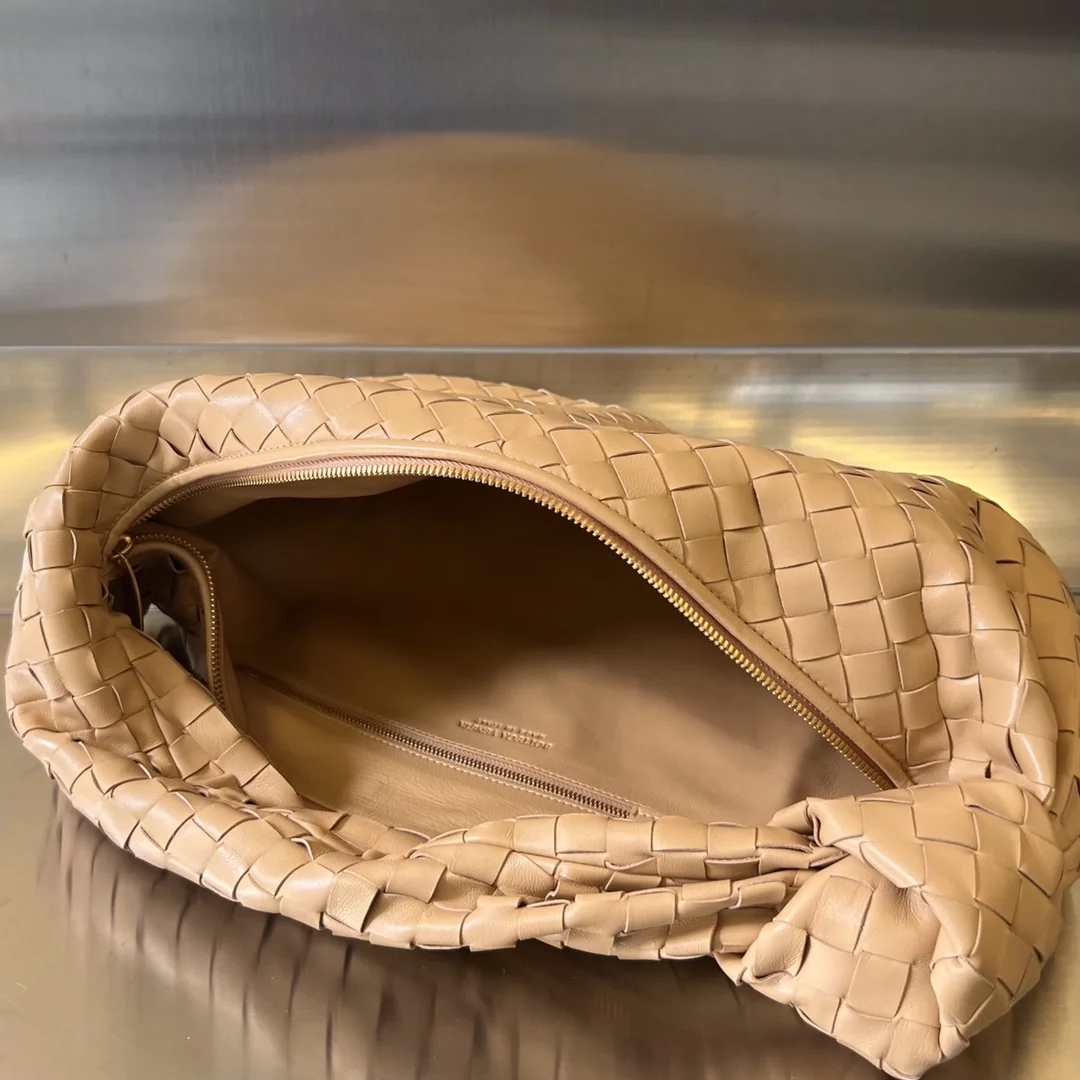 BOTTEGA VENETA Shoulder Bags Intrecciato Lambskin (Beige) 48X40X16CM I30202608080019 - Image 5