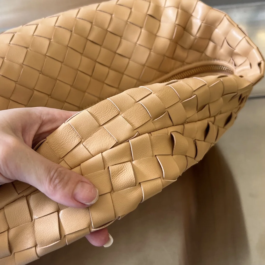 BOTTEGA VENETA Shoulder Bags Intrecciato Lambskin (Beige) 48X40X16CM I30202608080019 - Image 9