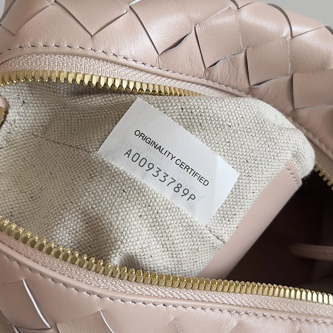 BOTTEGA VENETA Shoulder Bags Intrecciato Leather (Beige) 19X12X9CM F80202608080171 - Image 7