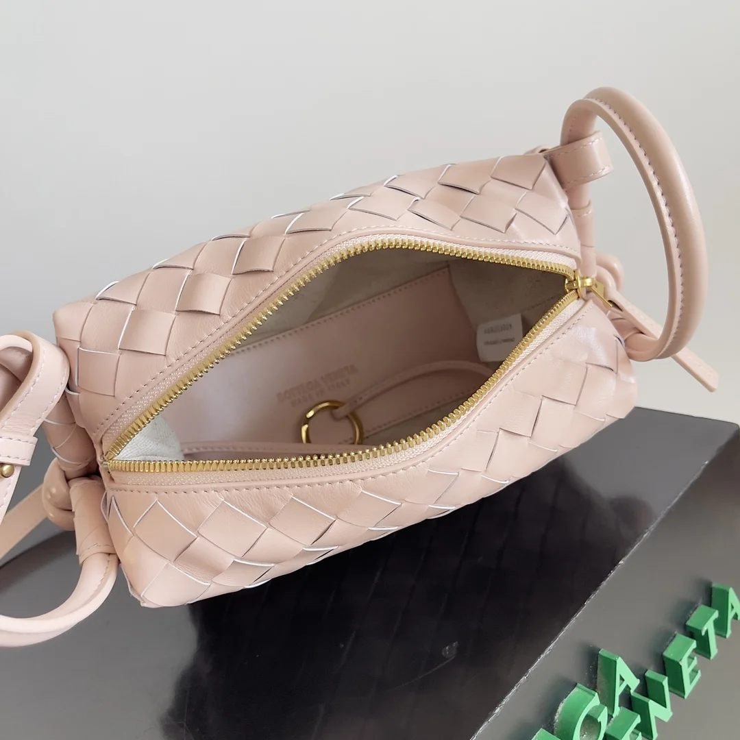 BOTTEGA VENETA Shoulder Bags Intrecciato Leather (Beige) 19X12X9CM F80202608080171 - Image 9