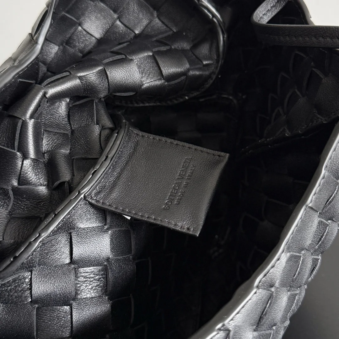 BOTTEGA VENETA Shoulder Bags Intrecciato Leather (Black) 28X16X15CM A060202608080430 - Image 8