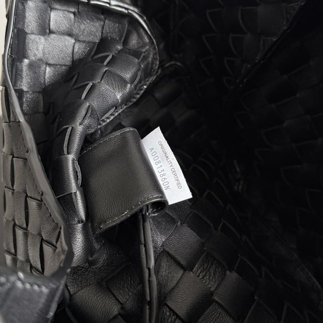 BOTTEGA VENETA Shoulder Bags Intrecciato Leather (Black) 28X16X15CM A060202608080430 - Image 9