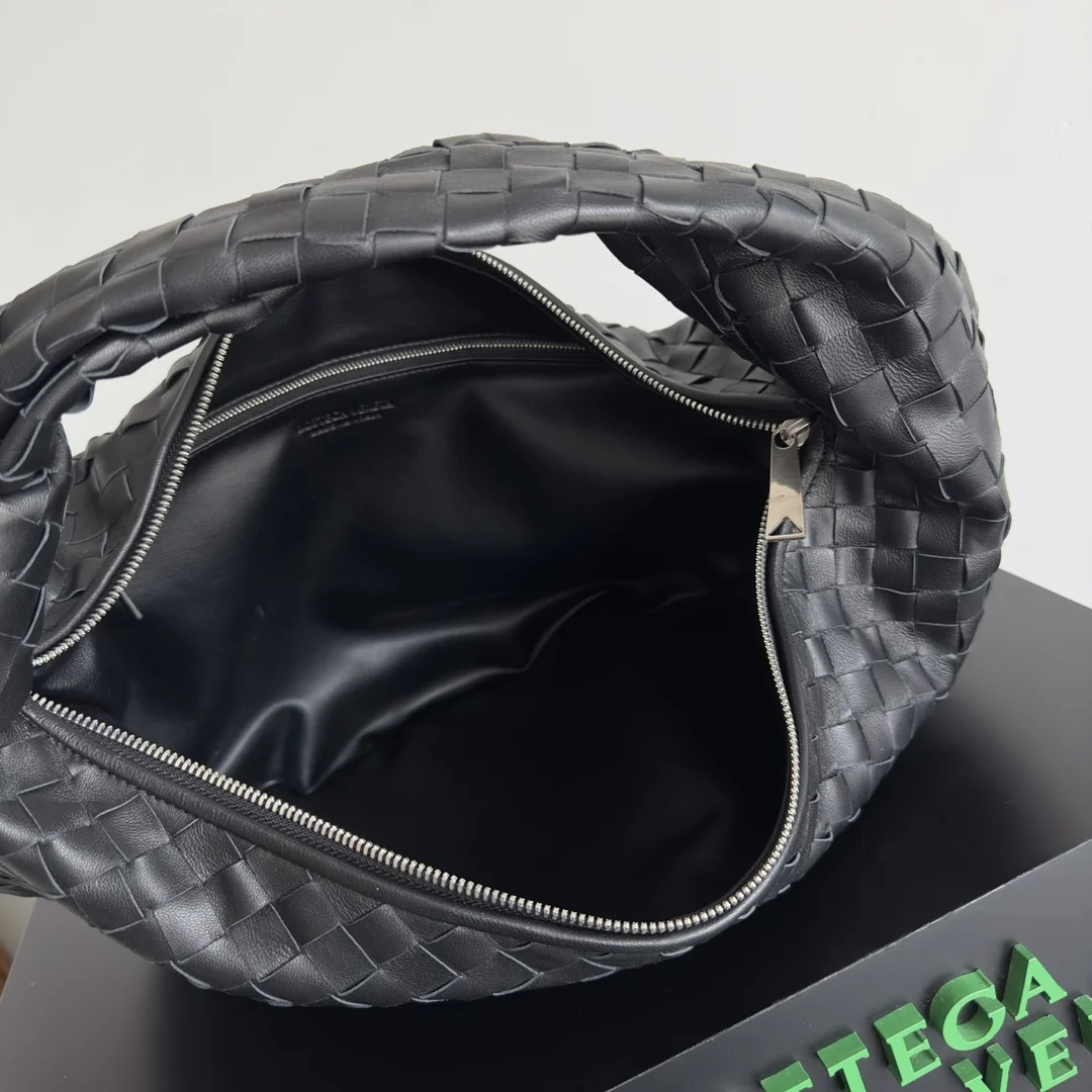 BOTTEGA VENETA Shoulder Bags Intrecciato Leather (Black) 48X40X16CM I30202608080027 - Image 7