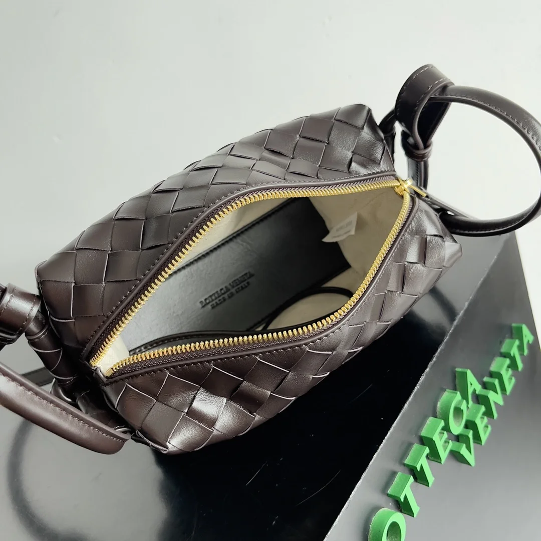 BOTTEGA VENETA Shoulder Bags Intrecciato Leather (Brown) 19X12X9CM F80202608080177 - Image 9