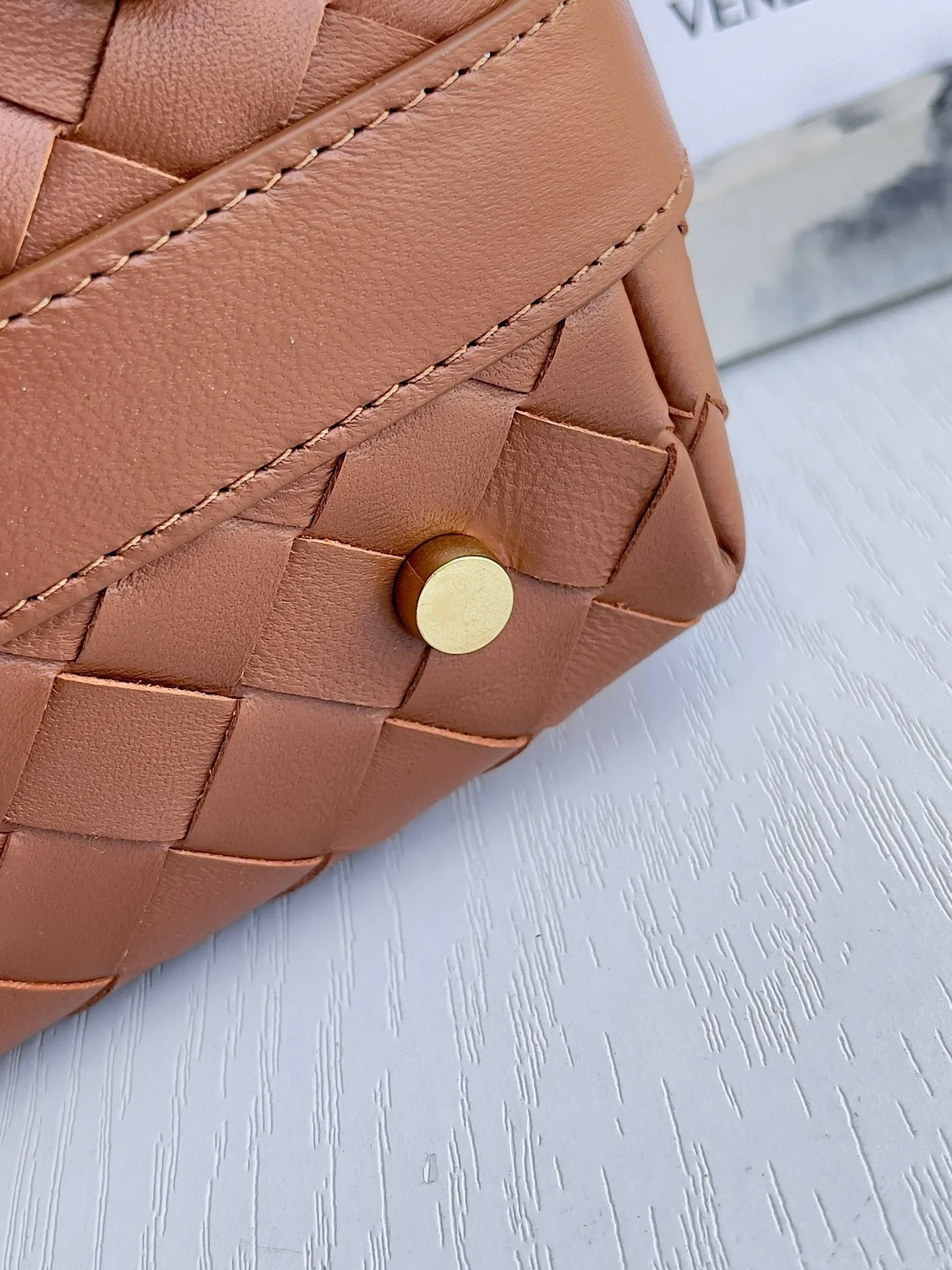 BOTTEGA VENETA Shoulder Bags Intrecciato Leather (Brown) 22X13X9CM F80202608080211 - Image 4