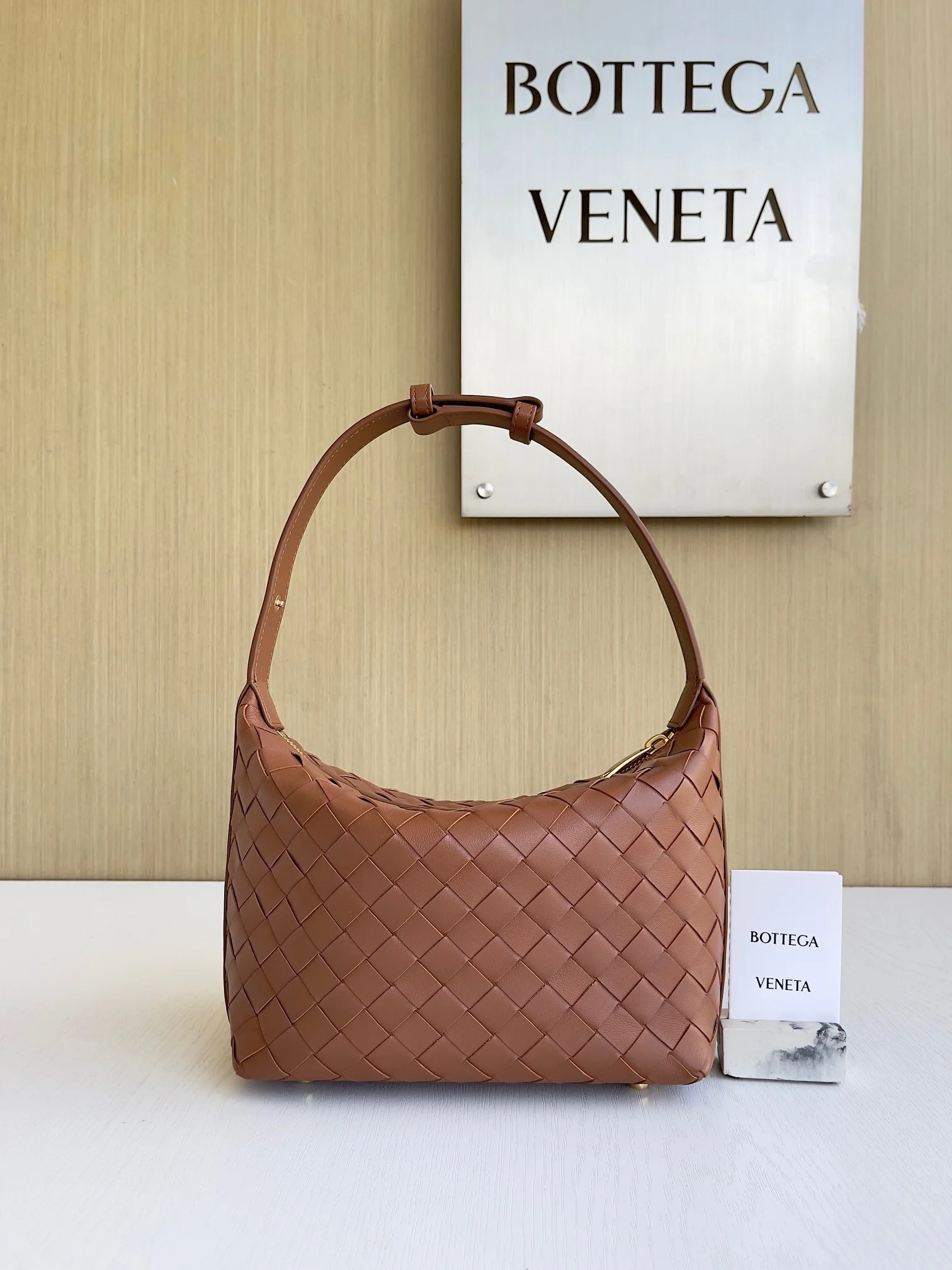 BOTTEGA VENETA Shoulder Bags Intrecciato Leather (Brown) 22X13X9CM F80202608080211 - Image 5