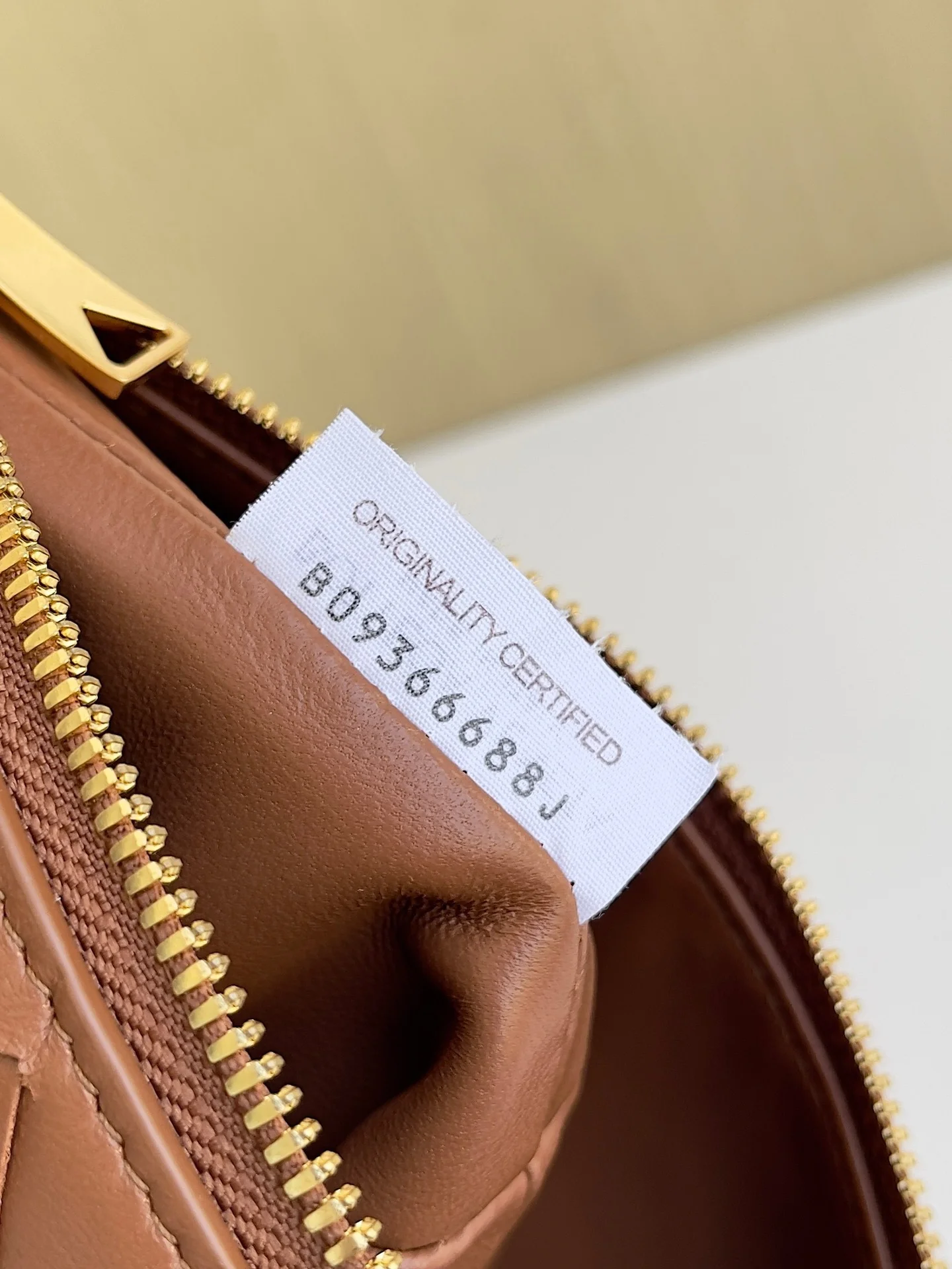 BOTTEGA VENETA Shoulder Bags Intrecciato Leather (Brown) 22X13X9CM F80202608080211 - Image 7