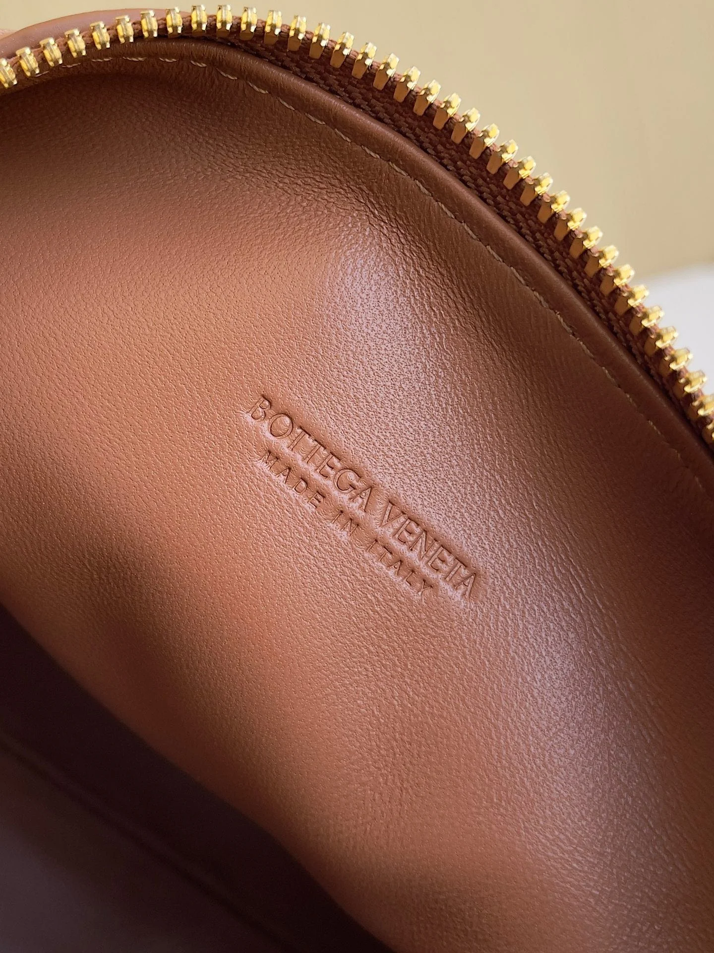 BOTTEGA VENETA Shoulder Bags Intrecciato Leather (Brown) 22X13X9CM F80202608080211 - Image 8
