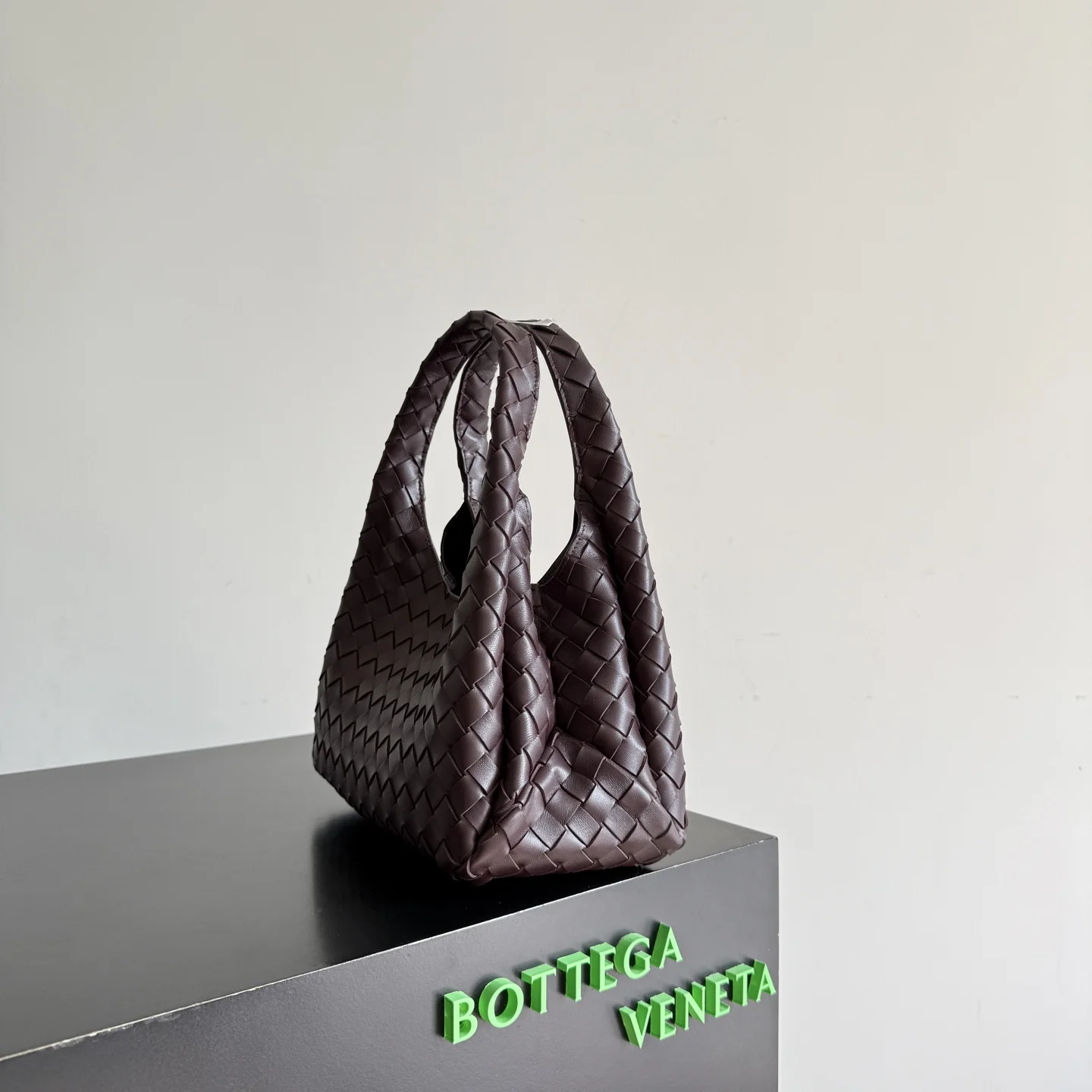 BOTTEGA VENETA Shoulder Bags Intrecciato Leather (Brown) 28X16X15CM A060202608080818 - Image 2