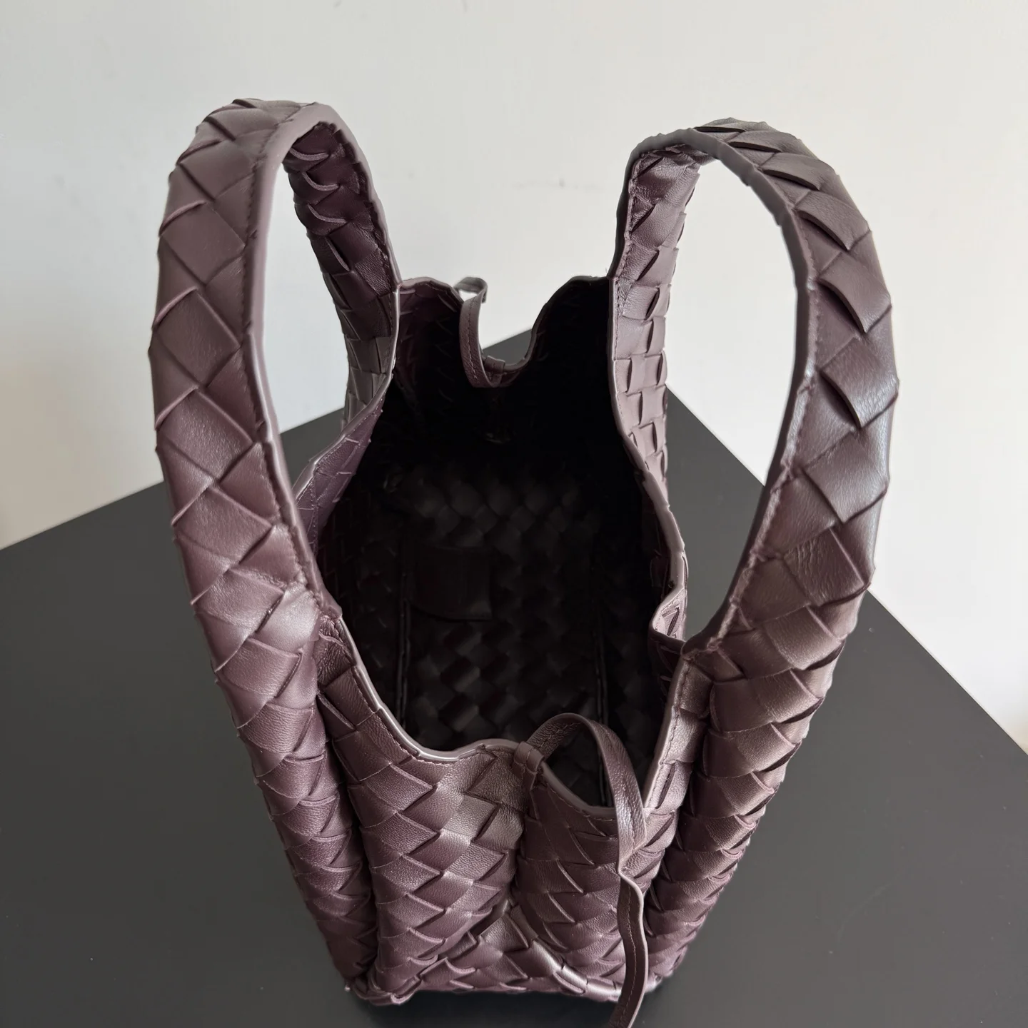 BOTTEGA VENETA Shoulder Bags Intrecciato Leather (Brown) 28X16X15CM A060202608080818 - Image 6