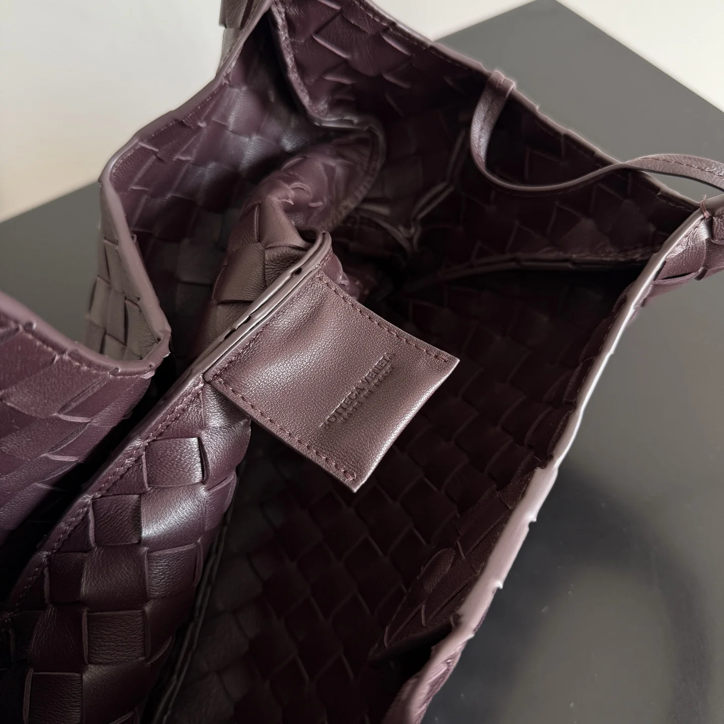BOTTEGA VENETA Shoulder Bags Intrecciato Leather (Brown) 28X16X15CM A060202608080818 - Image 8