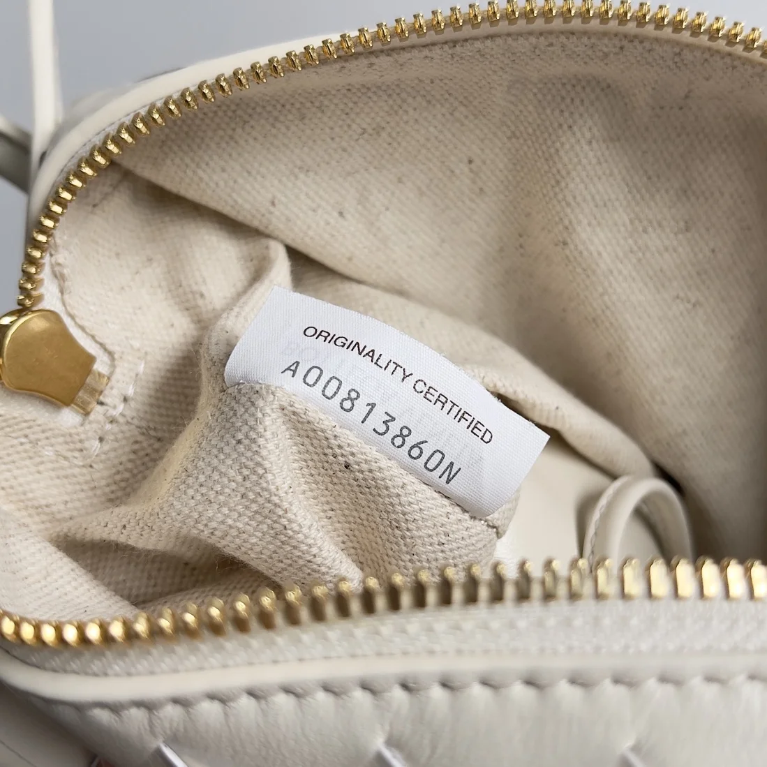 BOTTEGA VENETA Shoulder Bags Intrecciato Leather (Cream) 19X12X9CM F80202608080168 - Image 7