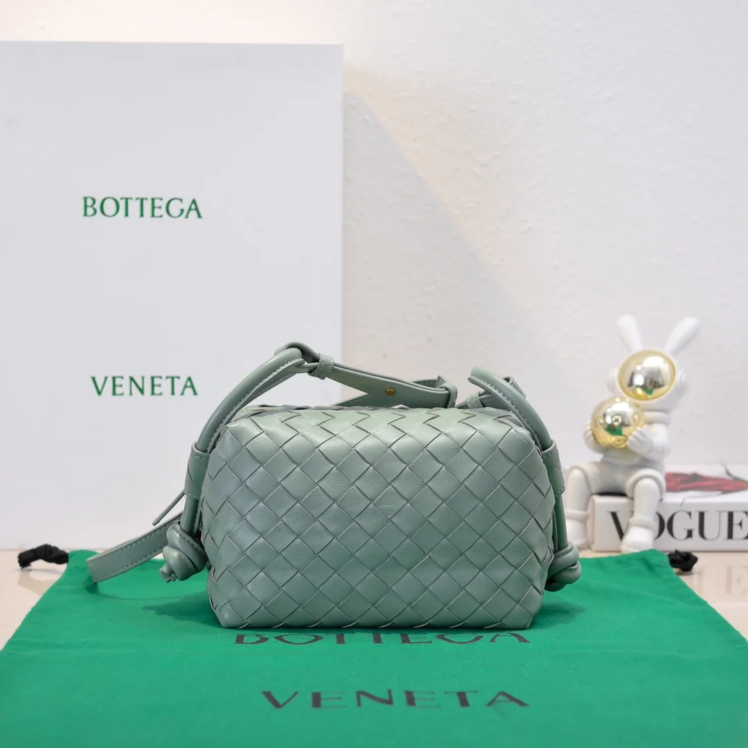 BOTTEGA VENETA Shoulder Bags Intrecciato Leather (Green) 19X12X9CM F80202608080184