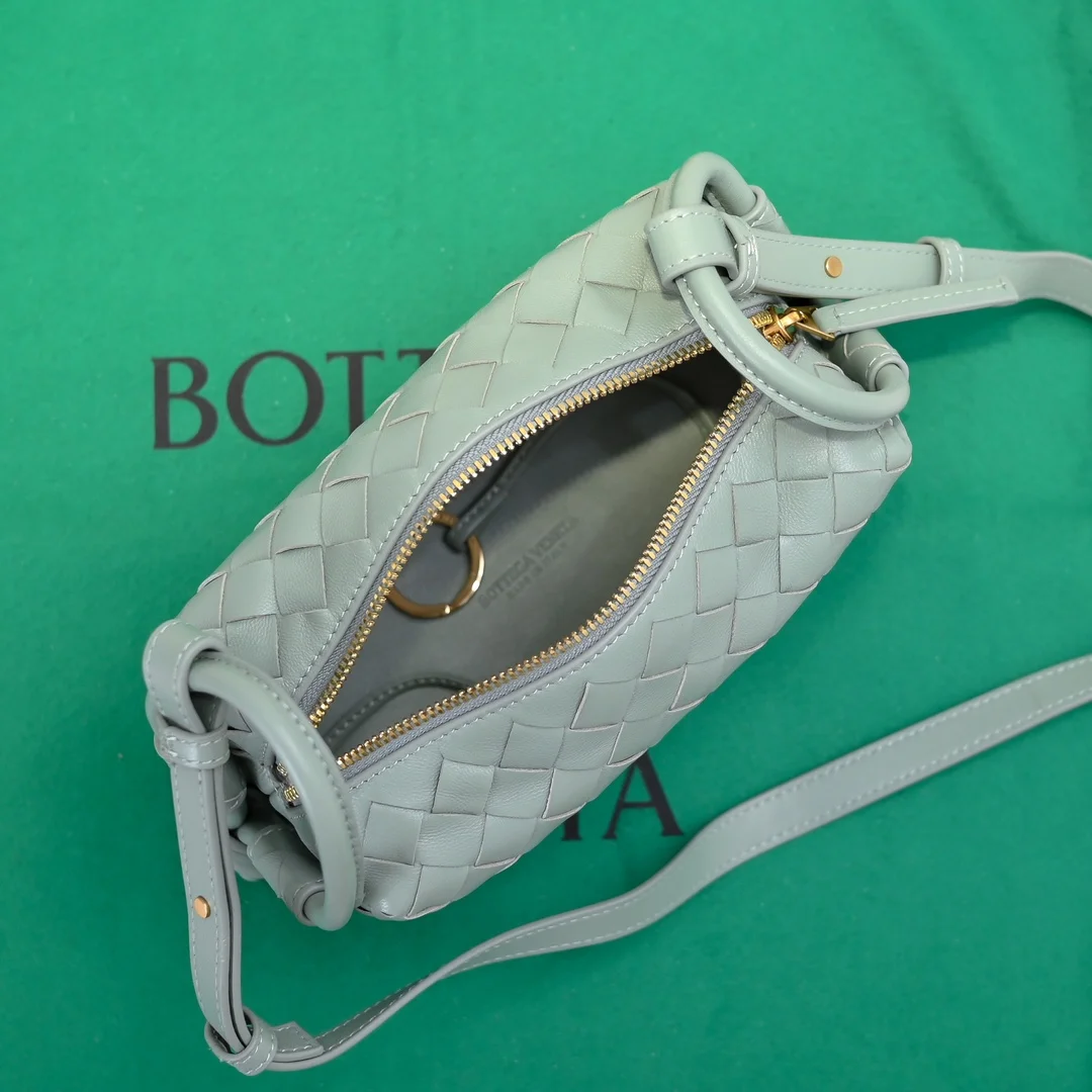 BOTTEGA VENETA Shoulder Bags Intrecciato Leather (Green) 19X12X9CM F80202608080184 - Image 8