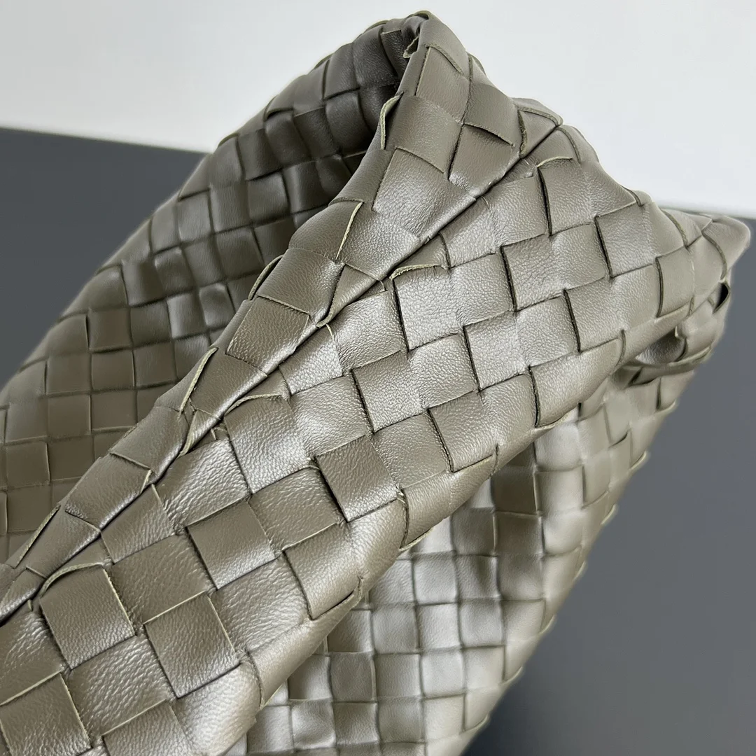 BOTTEGA VENETA Shoulder Bags Intrecciato Leather (Green) 48X40X16CM I30202608080005 - Image 4