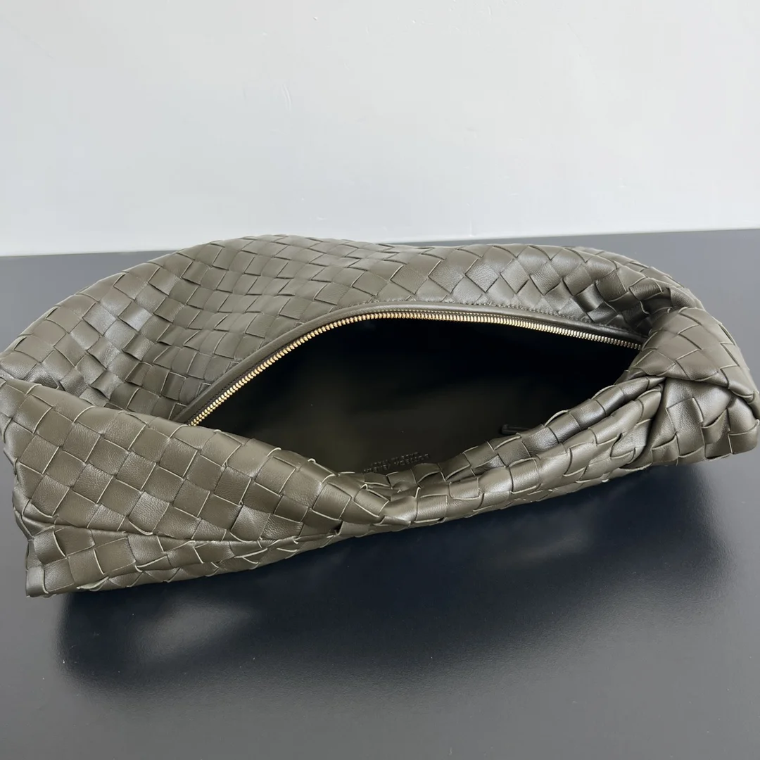 BOTTEGA VENETA Shoulder Bags Intrecciato Leather (Green) 48X40X16CM I30202608080005 - Image 5