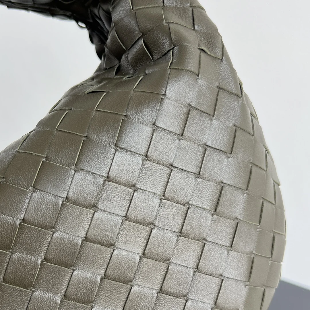 BOTTEGA VENETA Shoulder Bags Intrecciato Leather (Green) 48X40X16CM I30202608080005 - Image 6