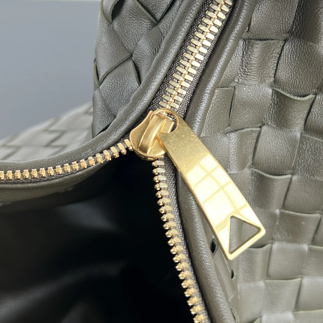BOTTEGA VENETA Shoulder Bags Intrecciato Leather (Green) 48X40X16CM I30202608080005 - Image 7