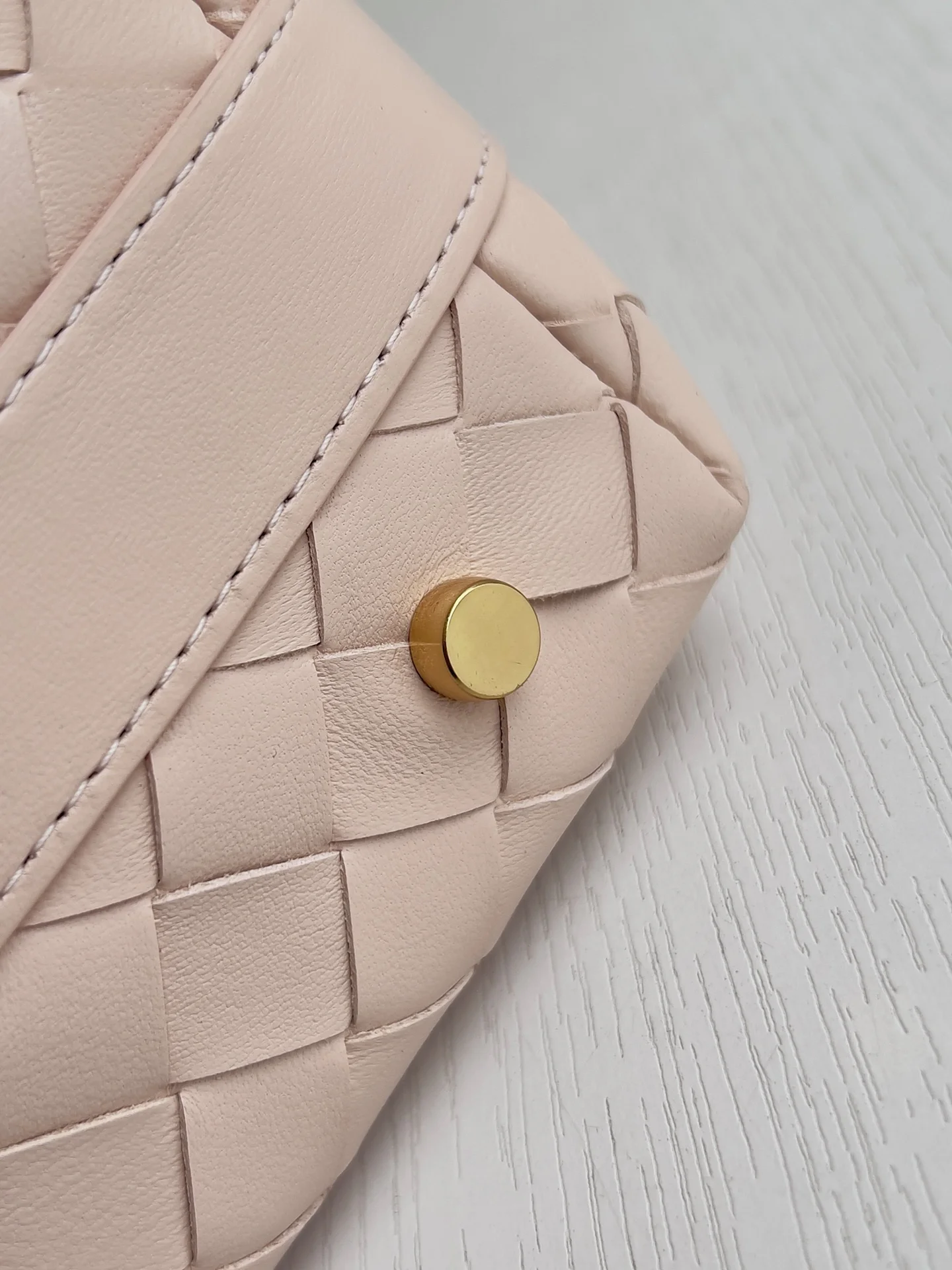BOTTEGA VENETA Shoulder Bags Intrecciato Leather (Pink-Gold) 22X13X9CM F80202608080216 - Image 4