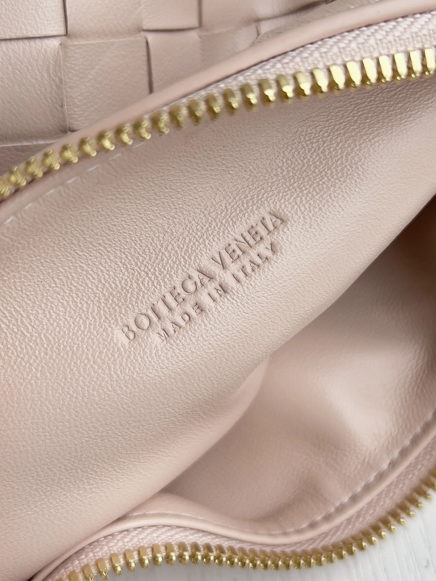 BOTTEGA VENETA Shoulder Bags Intrecciato Leather (Pink-Gold) 22X13X9CM F80202608080216 - Image 7