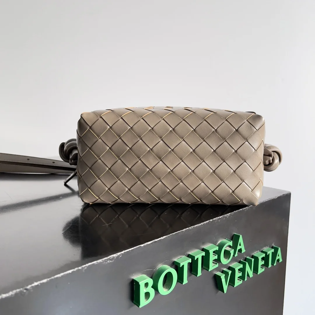 BOTTEGA VENETA Shoulder Bags Intrecciato Leather (Taupe) 19X12X9CM F80202608080172 - Image 2