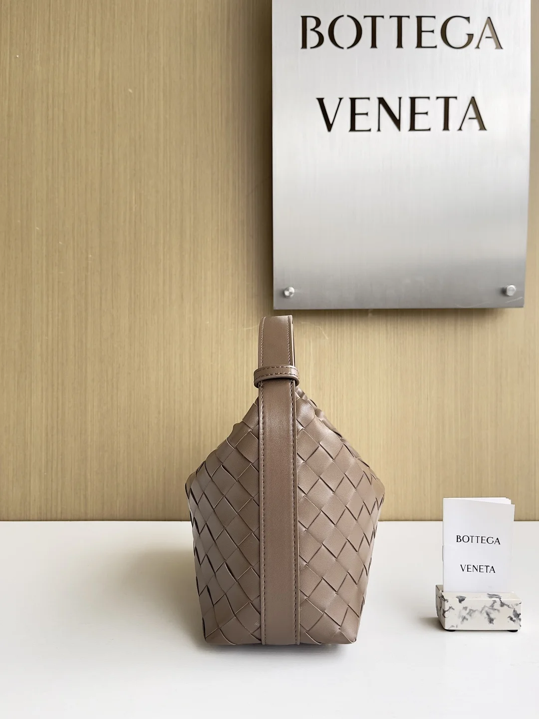 BOTTEGA VENETA Shoulder Bags Intrecciato Leather (Taupe-Gold) 22X13X9CM F80202608080222 - Image 2