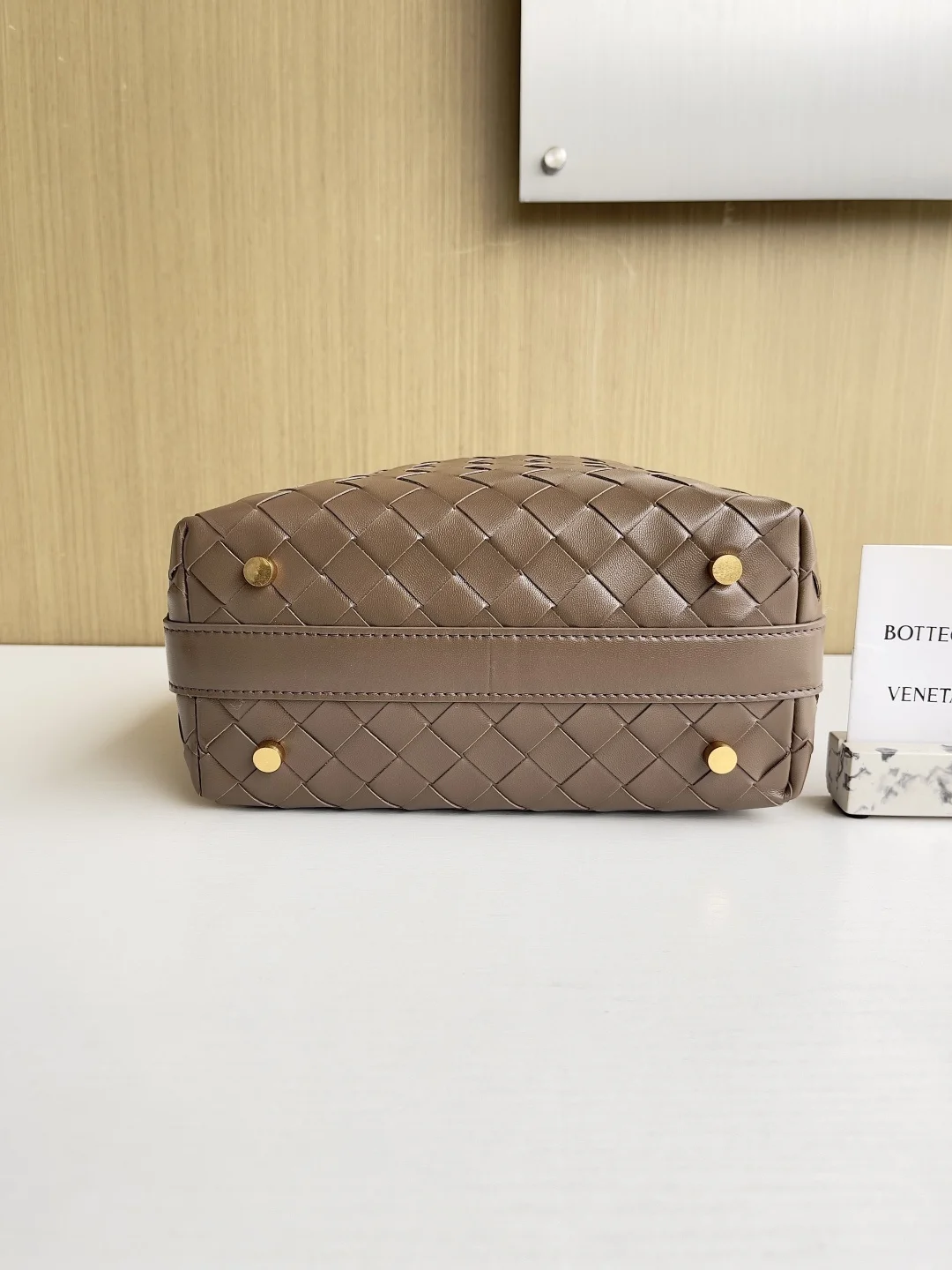 BOTTEGA VENETA Shoulder Bags Intrecciato Leather (Taupe-Gold) 22X13X9CM F80202608080222 - Image 5