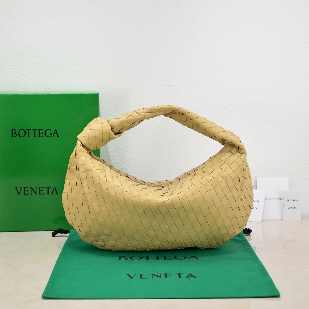 BOTTEGA VENETA Shoulder Bags Lamb Leather (Beige) 40X48X16 I30202608080093