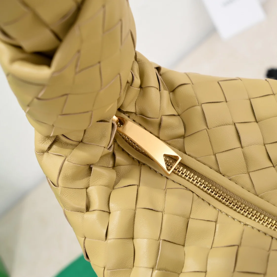 BOTTEGA VENETA Shoulder Bags Lamb Leather (Beige) 40X48X16 I30202608080093 - Image 6