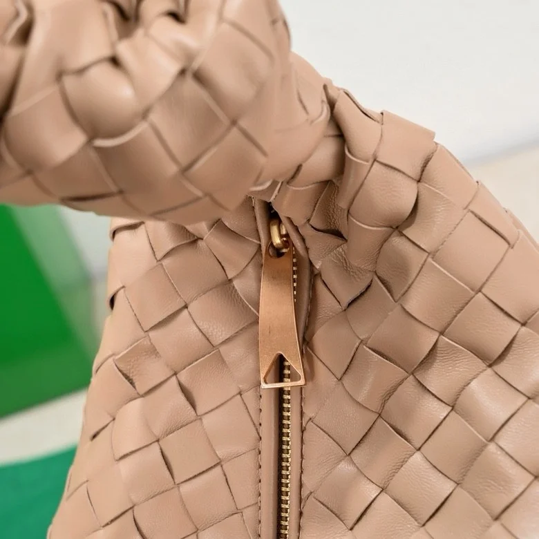 BOTTEGA VENETA Shoulder Bags Lamb Leather (Beige) 40X48X16 I30202608080103 - Image 6