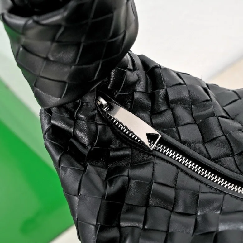 BOTTEGA VENETA Shoulder Bags Lamb Leather (Black) 40X48X16 I30202608080087 - Image 6