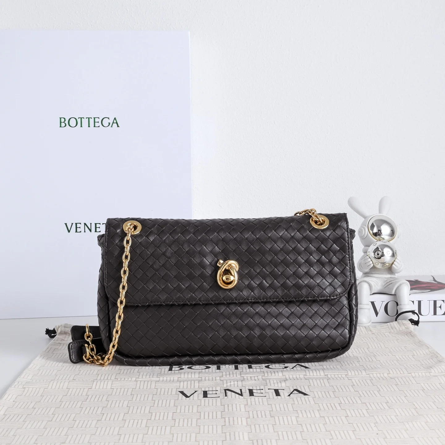 BOTTEGA VENETA Shoulder Bags Lamb Leather (Black-Gold) 27X16X6CM I30202608080081