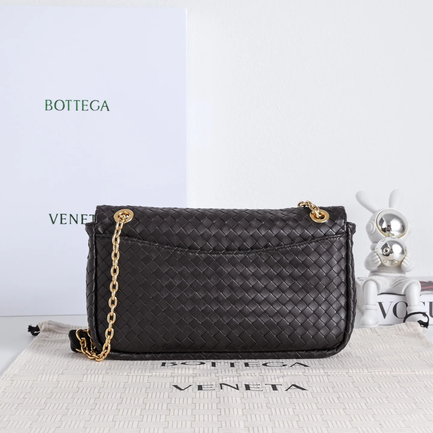 BOTTEGA VENETA Shoulder Bags Lamb Leather (Black-Gold) 27X16X6CM I30202608080081 - Image 2