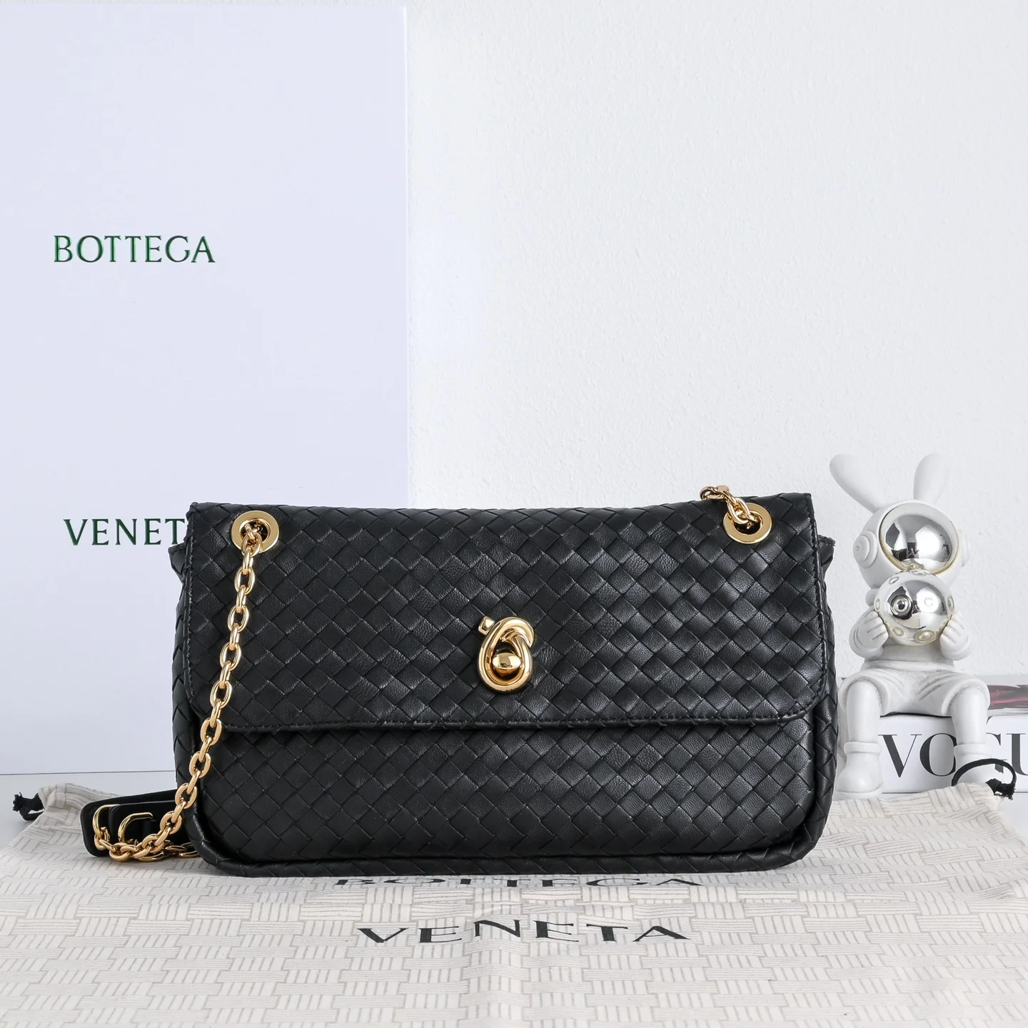 BOTTEGA VENETA Shoulder Bags Lamb Leather (Black-Gold) 27X16X6CM I30202608080082