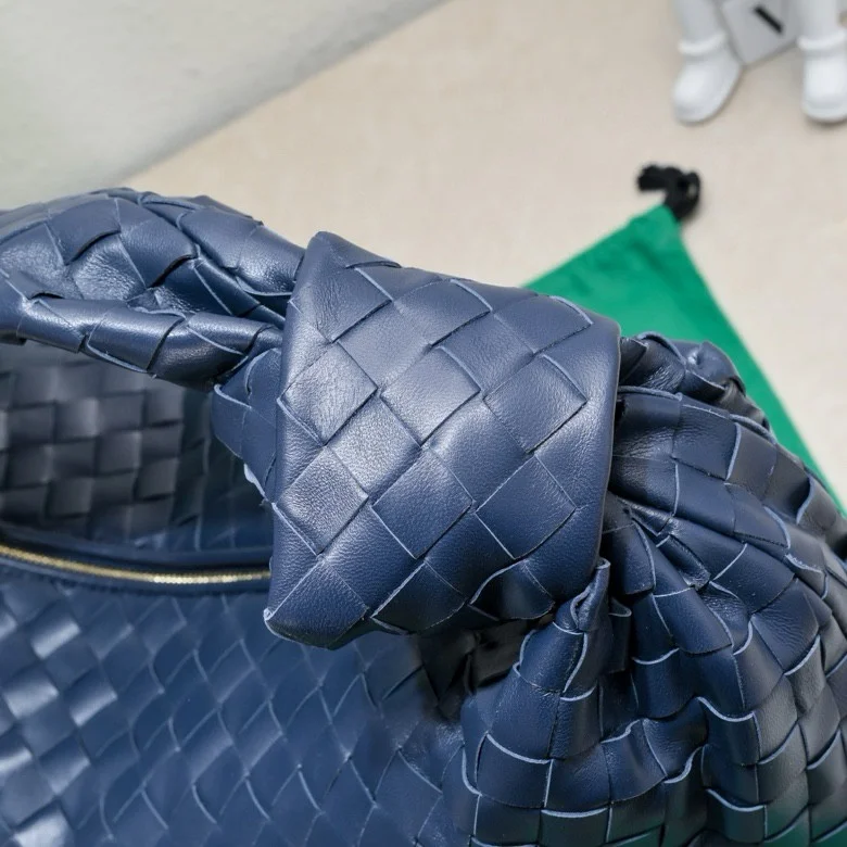 BOTTEGA VENETA Shoulder Bags Lamb Leather (Blue) 40X48X16 I30202608080097 - Image 5