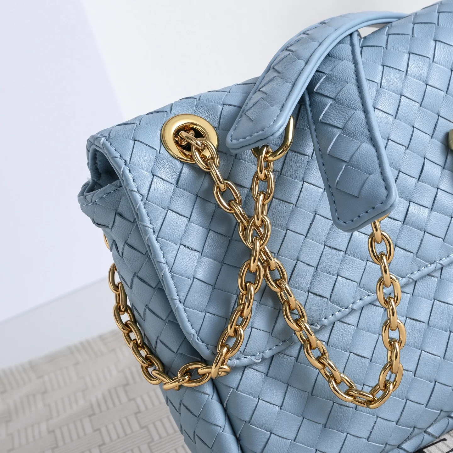 BOTTEGA VENETA Shoulder Bags Lamb Leather (Blue-Gold) 27X16X6CM I30202608080078 - Image 4