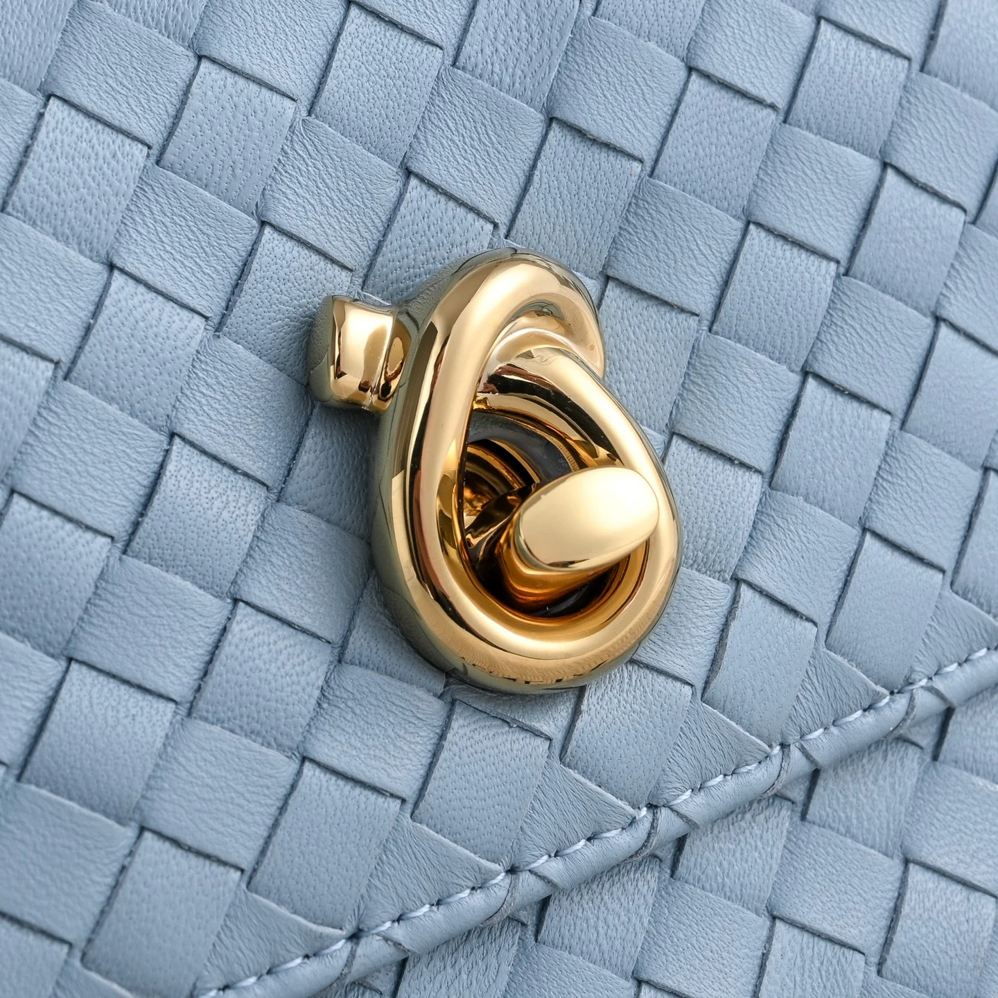 BOTTEGA VENETA Shoulder Bags Lamb Leather (Blue-Gold) 27X16X6CM I30202608080078 - Image 5