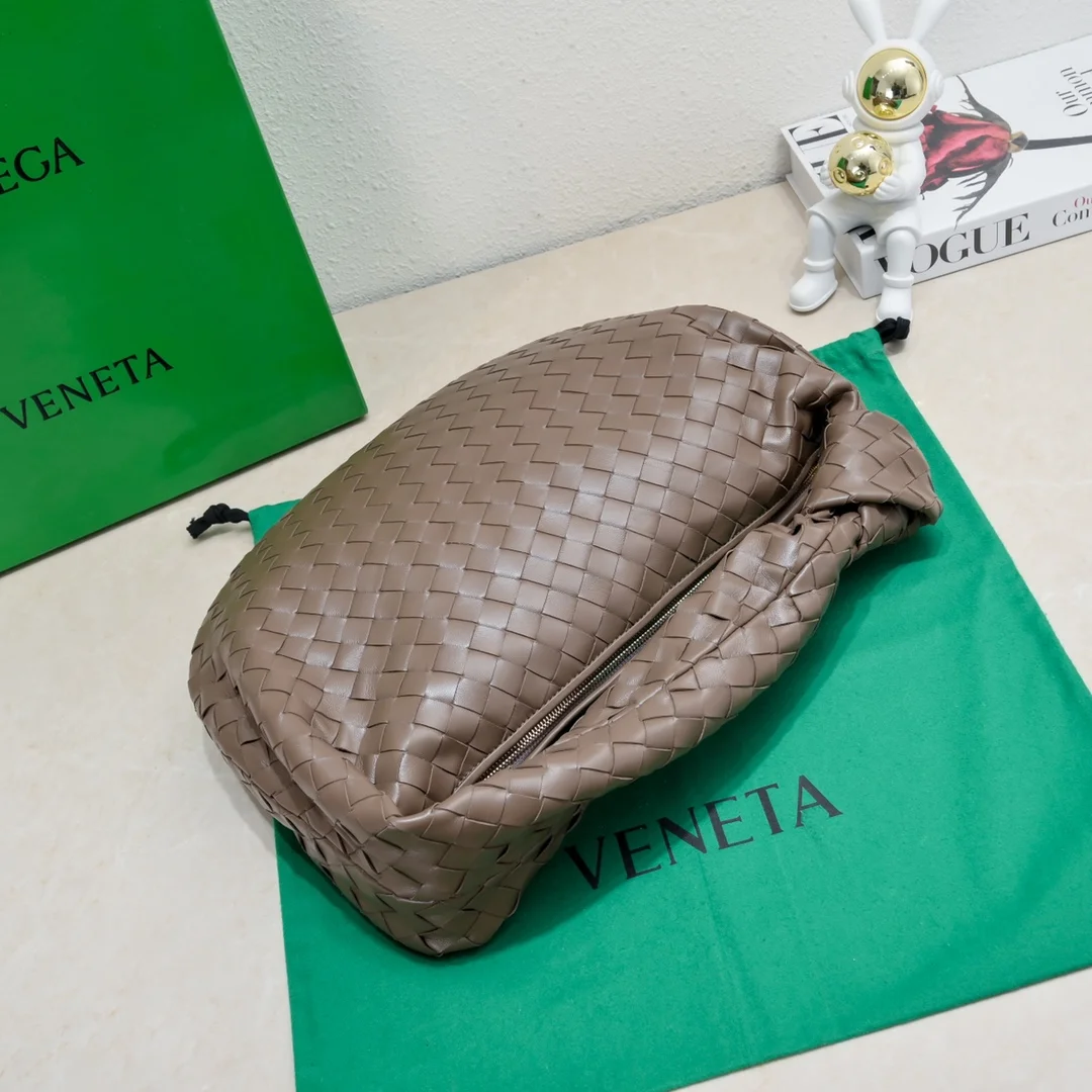 BOTTEGA VENETA Shoulder Bags Lamb Leather (Brown) 40X48X16 I30202608080085 - Image 4