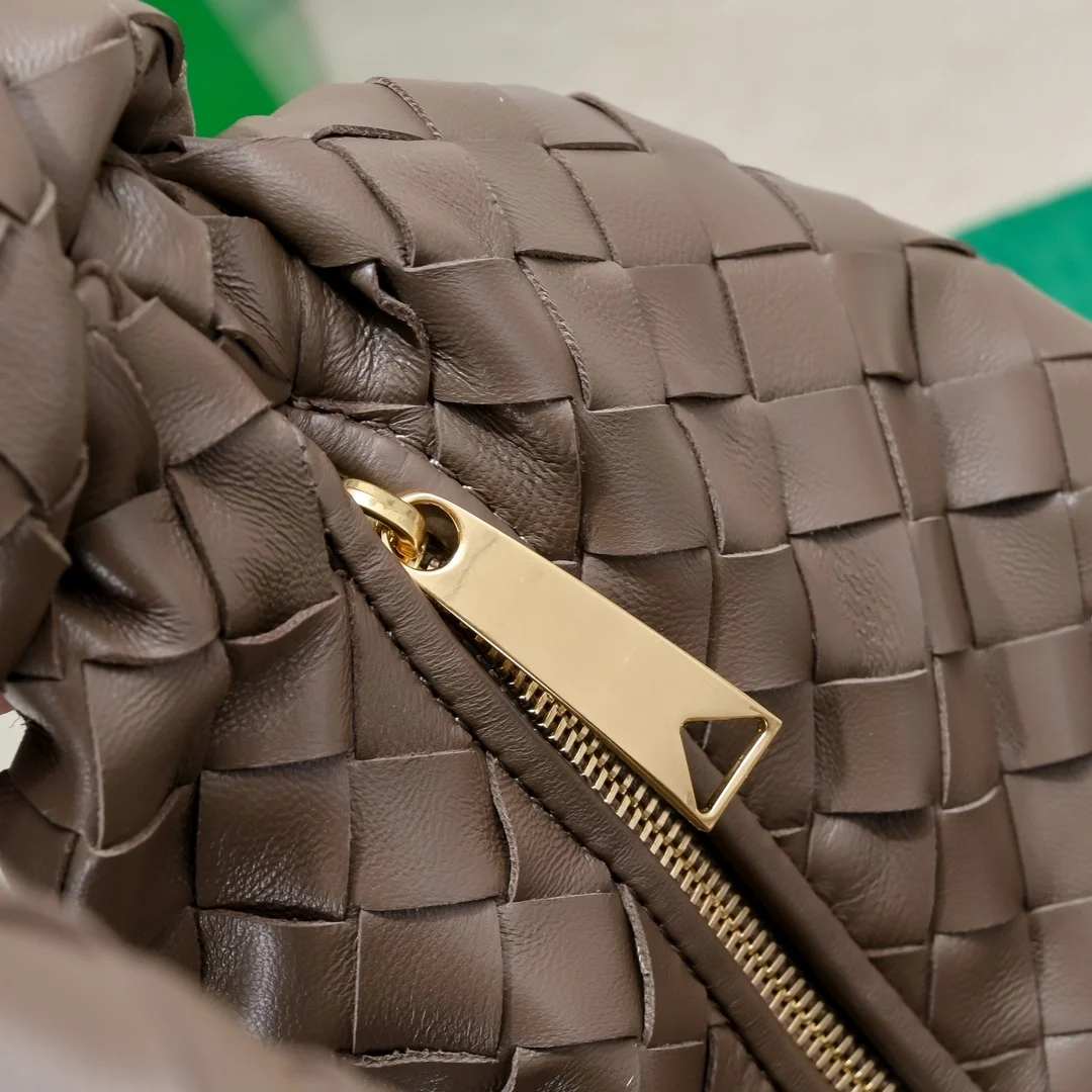 BOTTEGA VENETA Shoulder Bags Lamb Leather (Brown) 40X48X16 I30202608080085 - Image 5