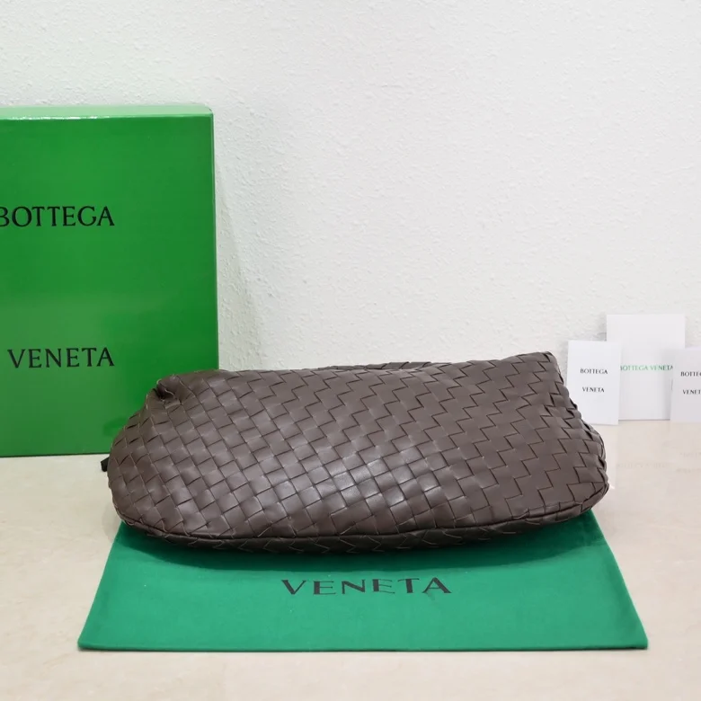 BOTTEGA VENETA Shoulder Bags Lamb Leather (Brown) 40X48X16CM I30202608080095 - Image 4