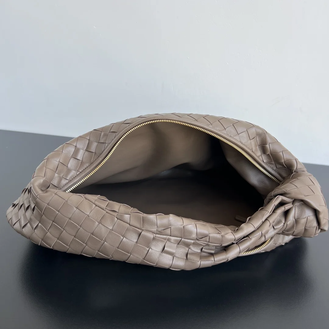 BOTTEGA VENETA Shoulder Bags Lamb Leather (Brown) 48X40X16CM I30202608080003 - Image 3