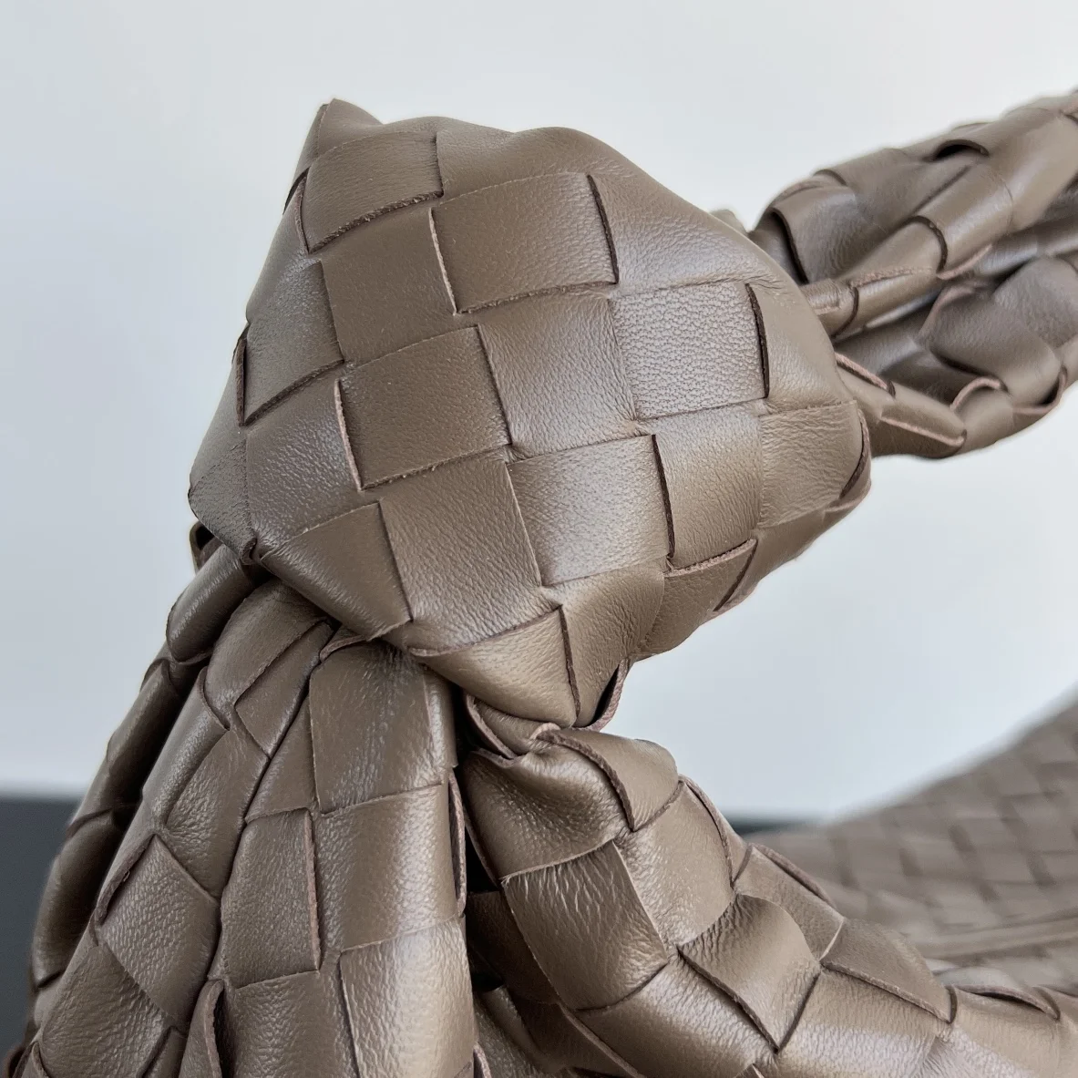 BOTTEGA VENETA Shoulder Bags Lamb Leather (Brown) 48X40X16CM I30202608080003 - Image 5