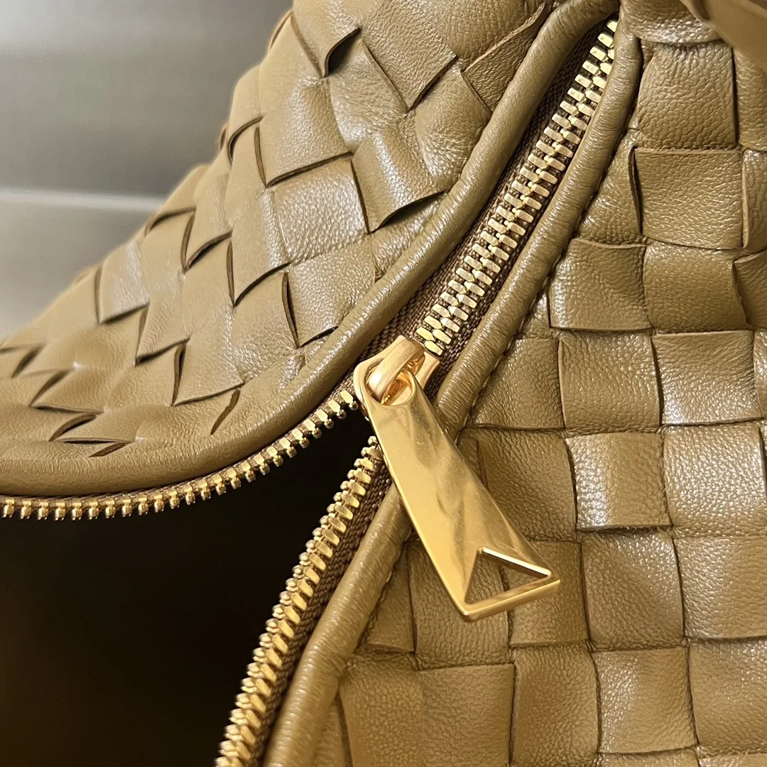 BOTTEGA VENETA Shoulder Bags Lamb Leather (Brown) 48X40X16CM I30202608080012 - Image 6