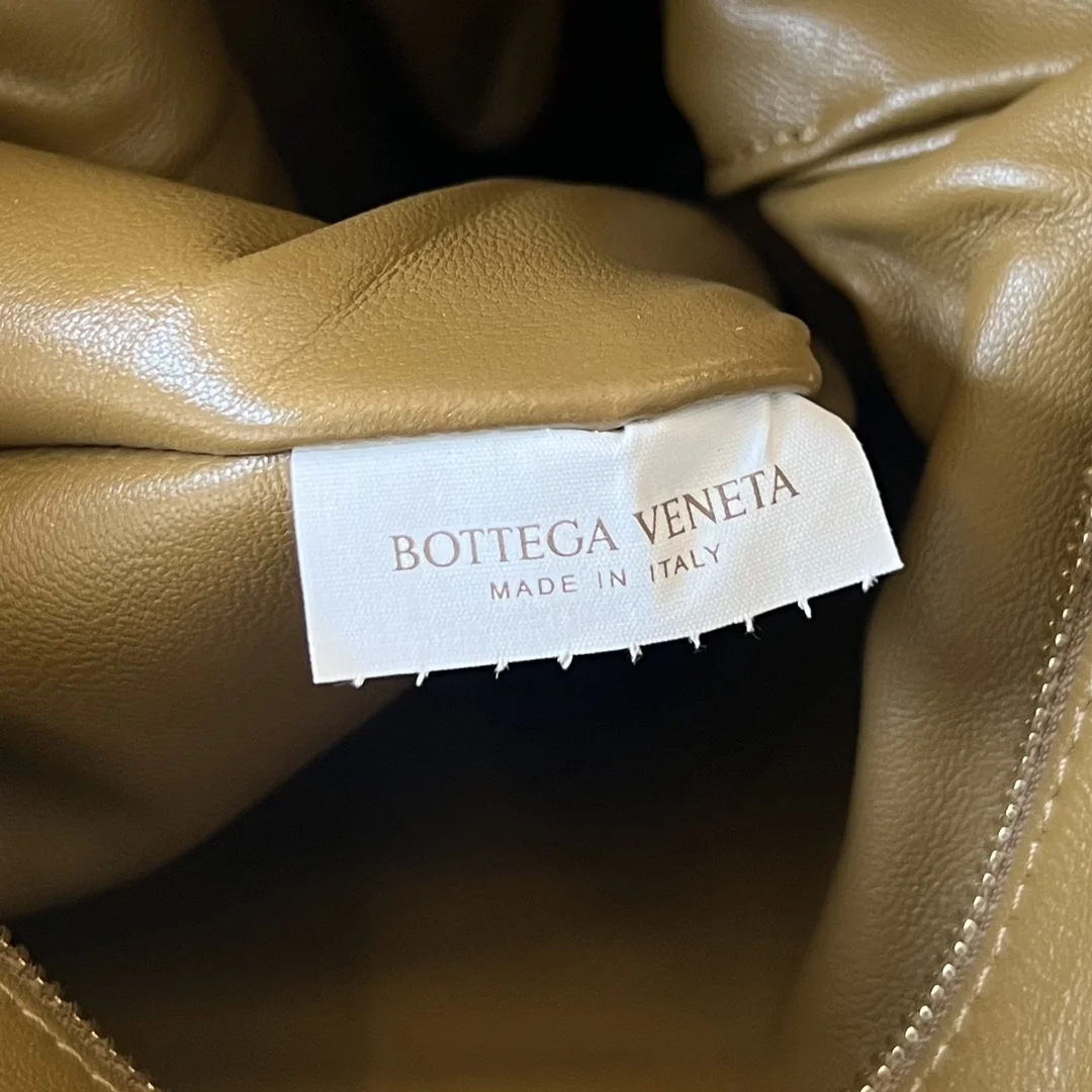 BOTTEGA VENETA Shoulder Bags Lamb Leather (Brown) 48X40X16CM I30202608080012 - Image 8