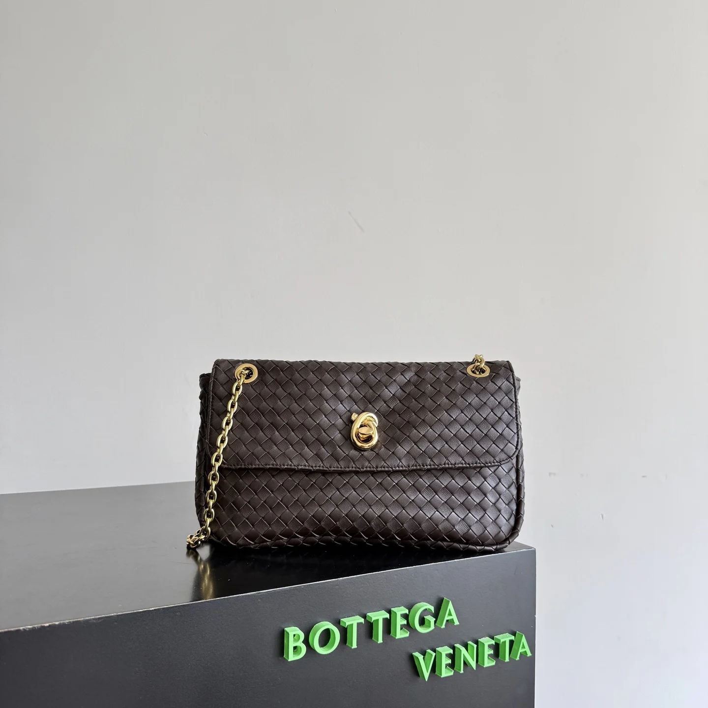 BOTTEGA VENETA Shoulder Bags Lamb Leather (Brown-Gold) 27X16X6CM I30202608080821