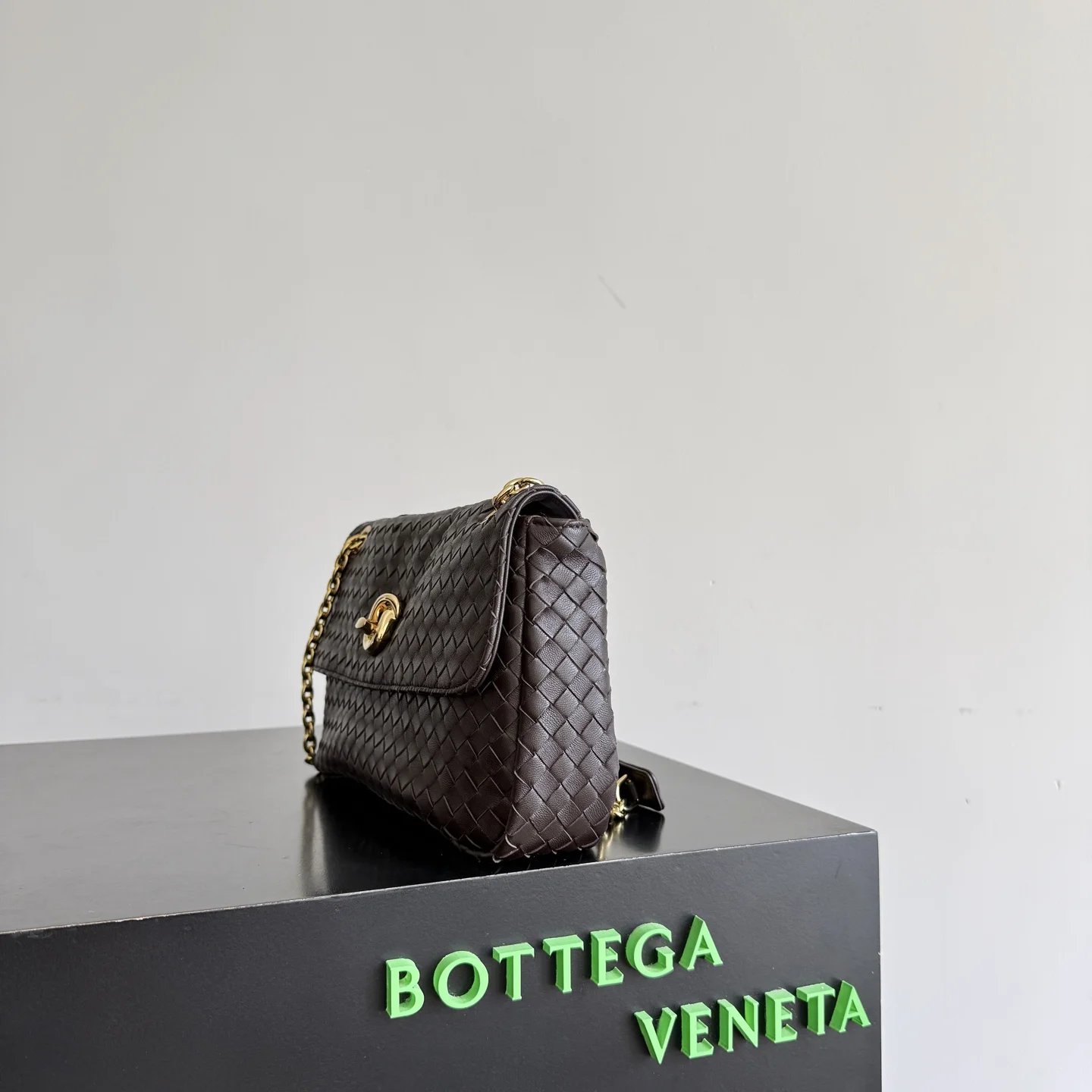 BOTTEGA VENETA Shoulder Bags Lamb Leather (Brown-Gold) 27X16X6CM I30202608080821 - Image 2