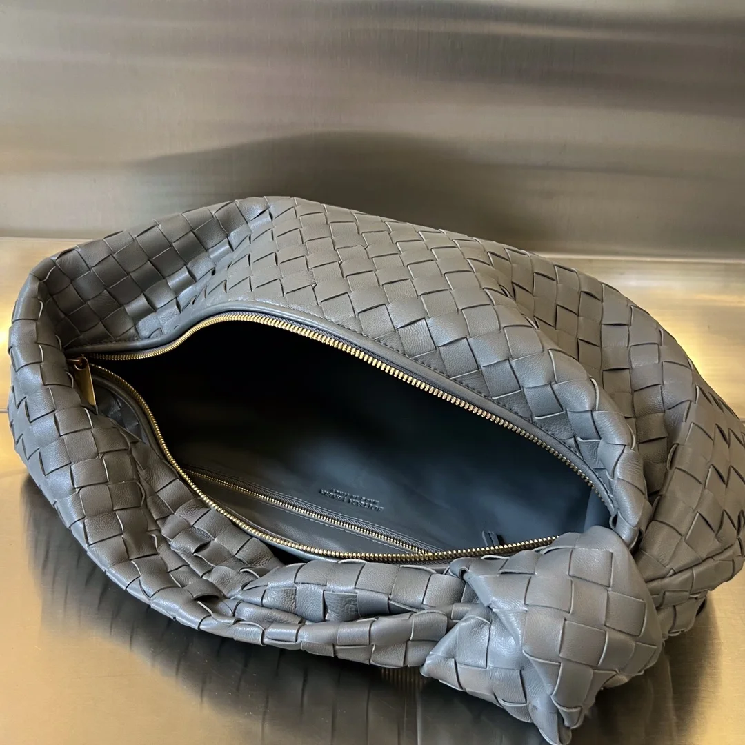 BOTTEGA VENETA Shoulder Bags Lamb Leather (Gray) 48X40X16CM I30202608080020 - Image 5