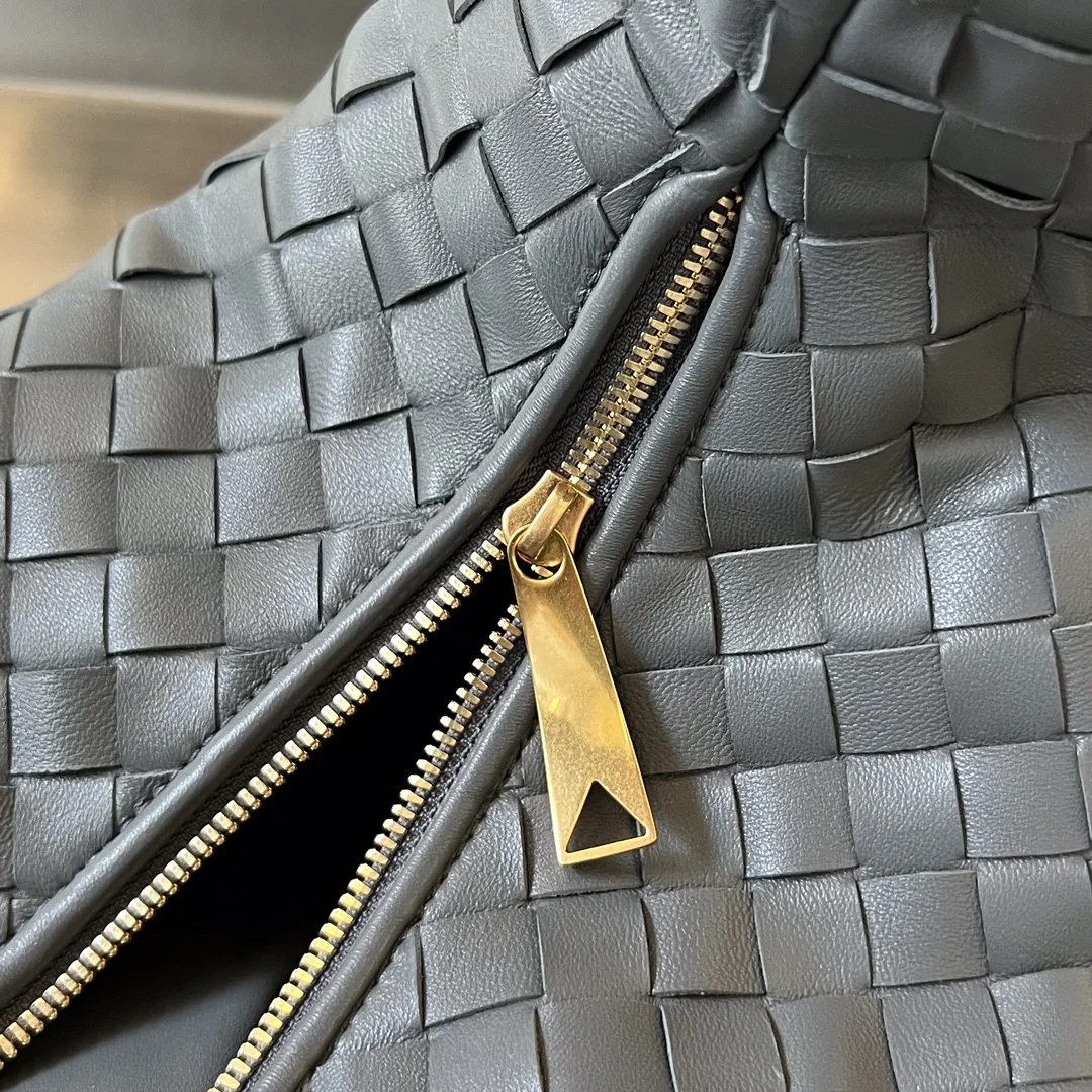 BOTTEGA VENETA Shoulder Bags Lamb Leather (Gray) 48X40X16CM I30202608080020 - Image 6