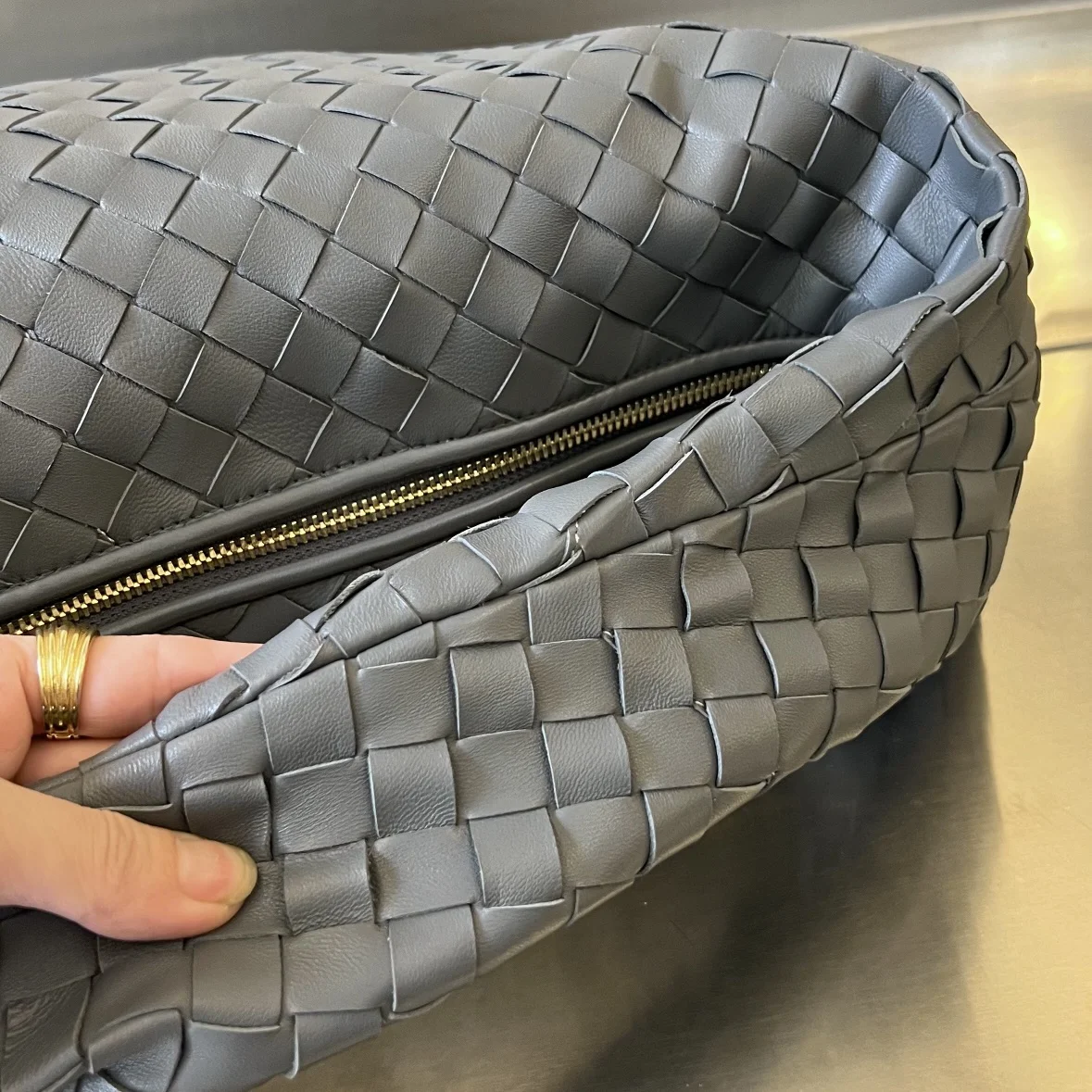 BOTTEGA VENETA Shoulder Bags Lamb Leather (Gray) 48X40X16CM I30202608080020 - Image 7