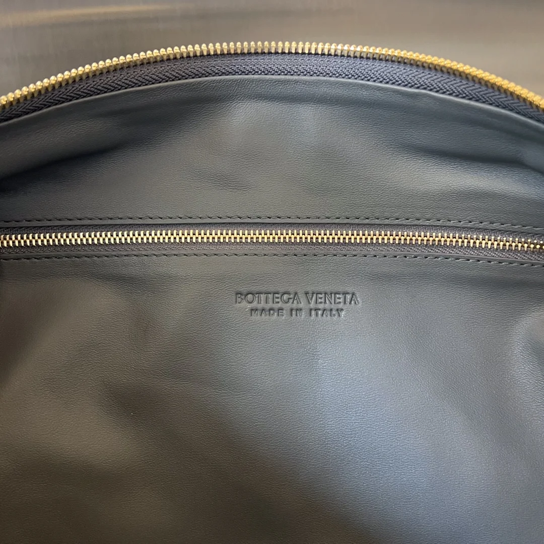 BOTTEGA VENETA Shoulder Bags Lamb Leather (Gray) 48X40X16CM I30202608080020 - Image 8